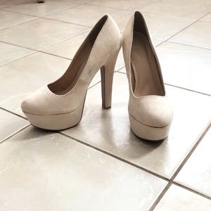 Charlotte Russe Closed Toe Pump Heel Nude